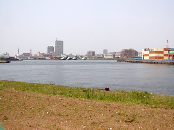 Tagboat in Chiba port