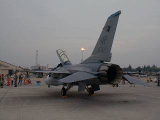 Tail of F-16D