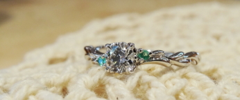 「婚約指輪」受け継がれるダイヤモンド